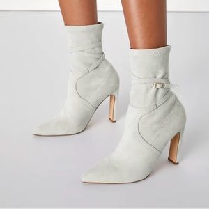 Lulus Giselle Grey Suede Pointed-Toe Sock Boots (size 7.5)
